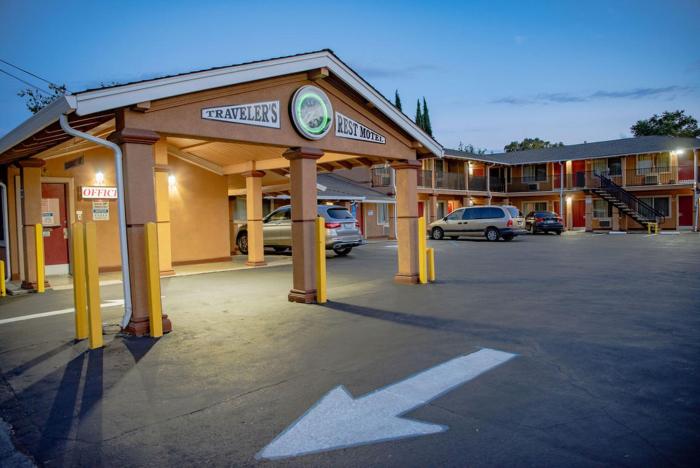 travelers rest motel
