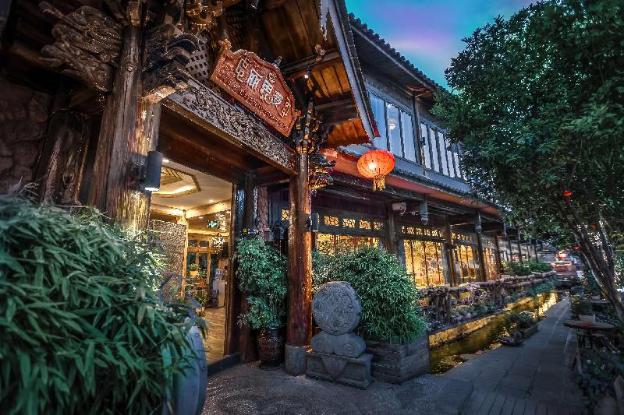 the ritz man boutique inn lijiang