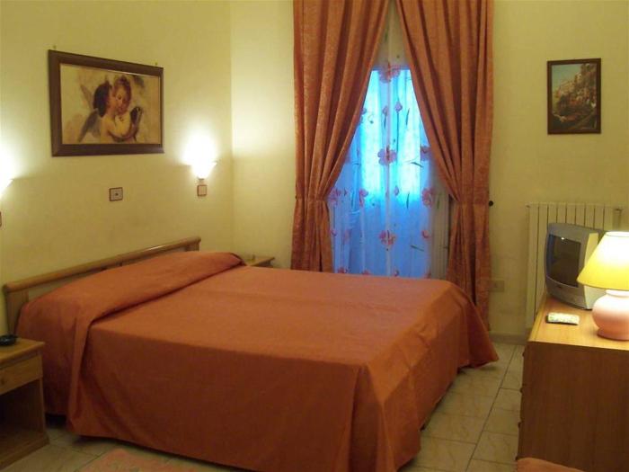 Hotel Pensione Romeo,Puglia>>Bari,2 star