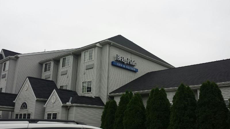 Bridgepointe Inn & Suites,Northwood>>Lucas County,2 star