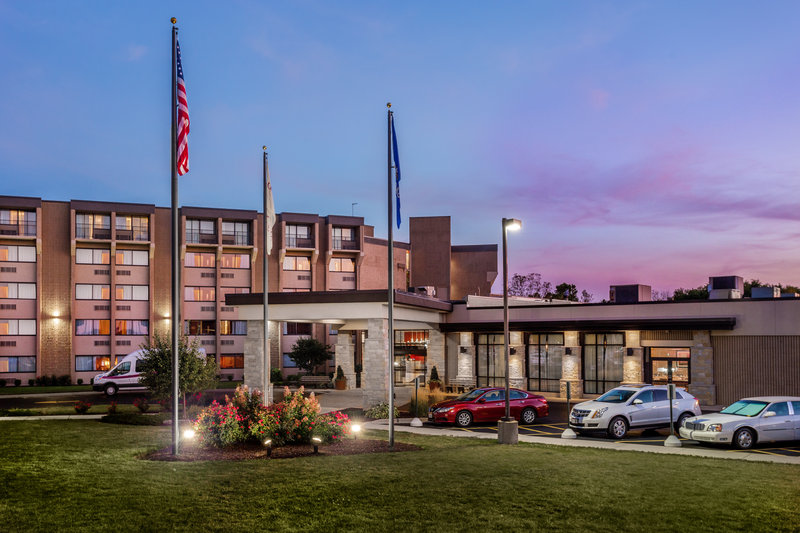 Crowne Plaza Milwaukee South, An Ihg Hotel,Milwaukee County>>Milwaukee,3.5 star