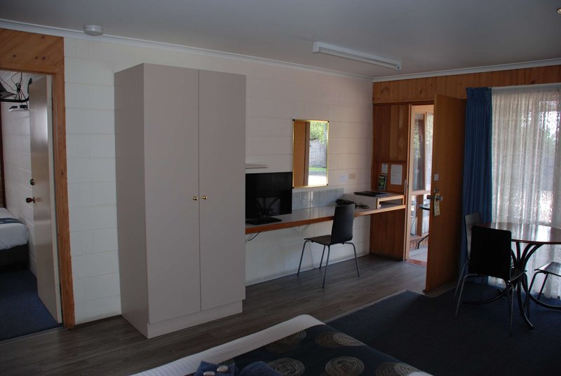 Cunningham Shore Motel,Lakes Entrance>>Bairnsdale,4 star
