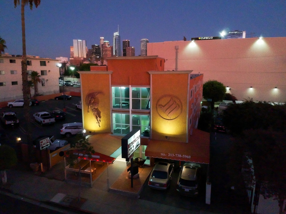 metropolitan inn and suites