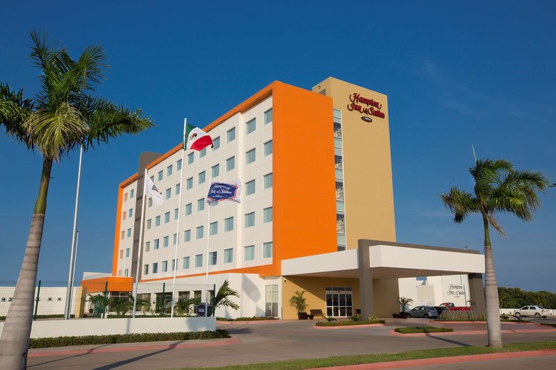 hampton inn and suites by hilton paraiso