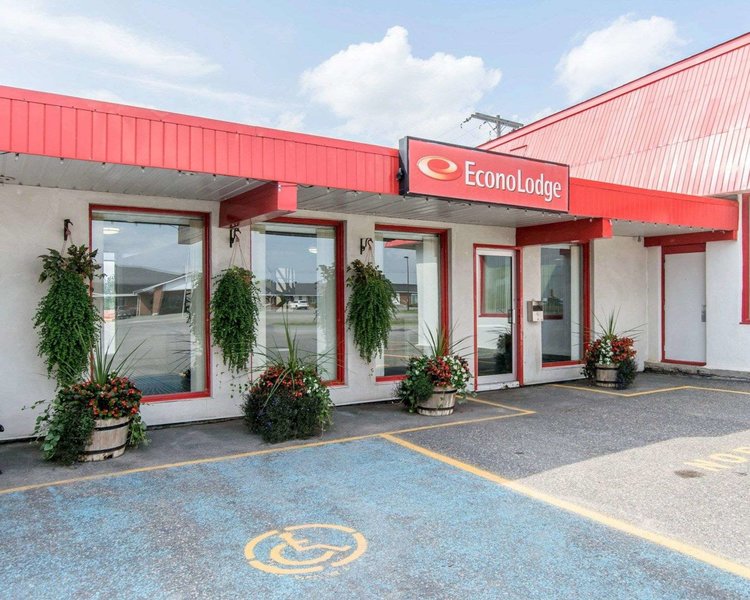 Econo Lodge,Kirkland Lake>>Dymond,2 star