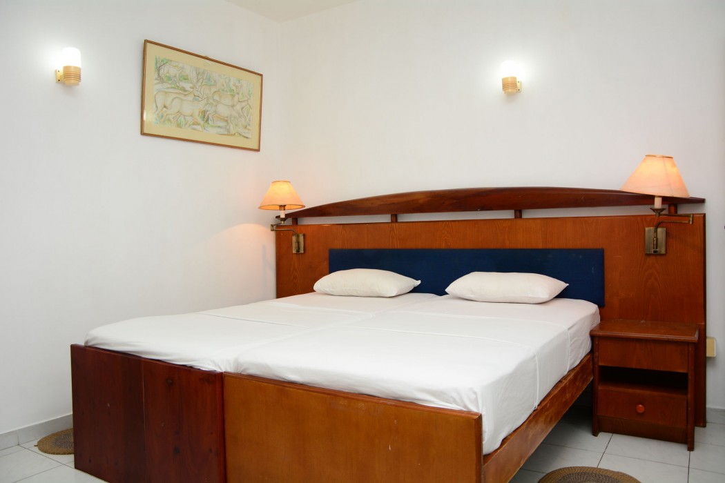 Ykd Tourist Rest,Hikkaduwa>>Dodanduwa,2.5 star