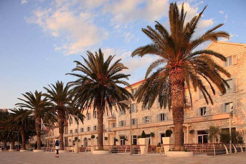 riva marina hvar hotel