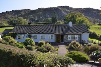 white heather farmhouse
