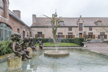 Hof Te Spieringen,Galmaarden>>Enghien,4 star