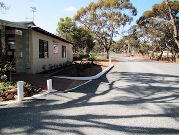 Acclaim Gateway Caravan Park