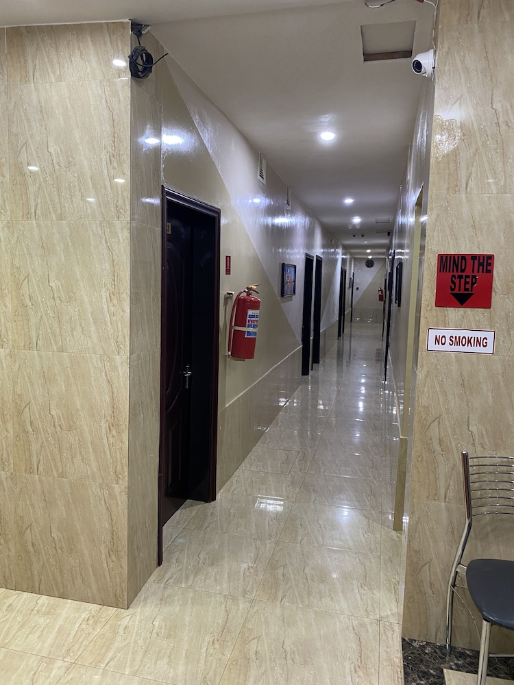 Crown Palace Inn,Near Freedom Statue,3 star