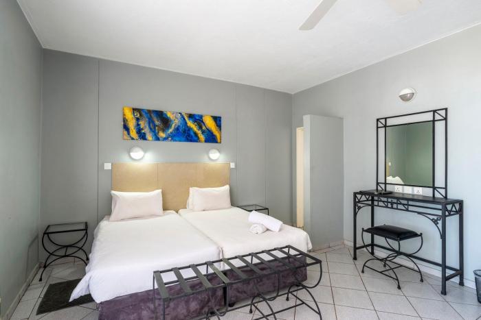 N1 Hotel Samora Machel Harare,Fife Avenue Shopping Centre>>Harare,2 star