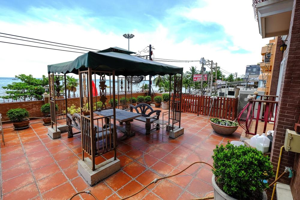 The Red Balcony Inn,325/11 Moo.10 Beach Rd.,3 star