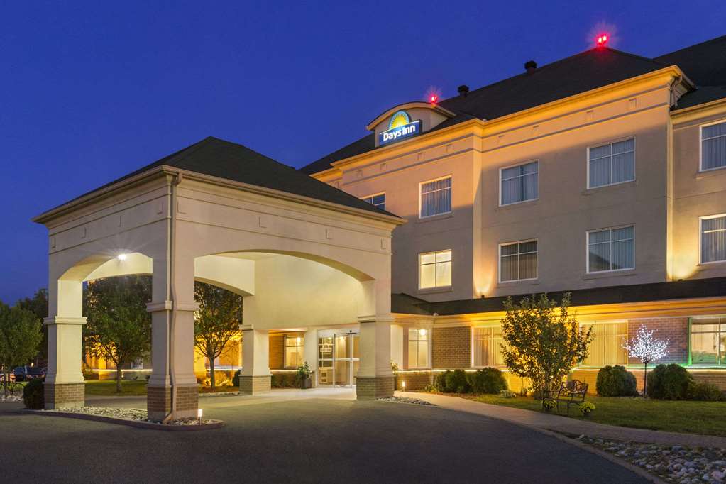Days Inn By Wyndham Ottawa Airport,Ottawa>>Nepean,2 star