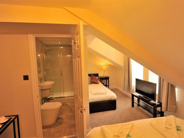 Gails Guest House,Cardiff>>Barry,3 star