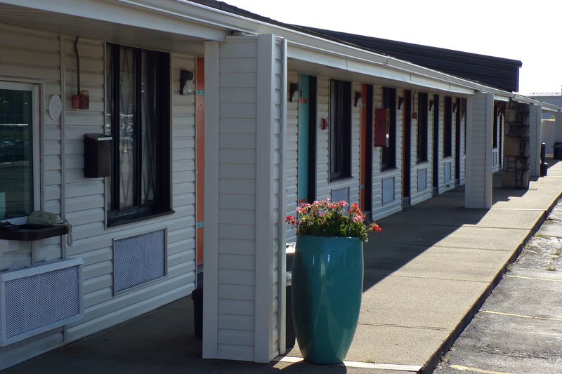 dover inn and suites