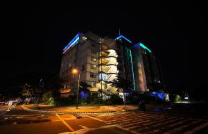 paseo premiere hotel