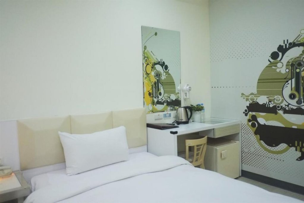 king plaza hotel