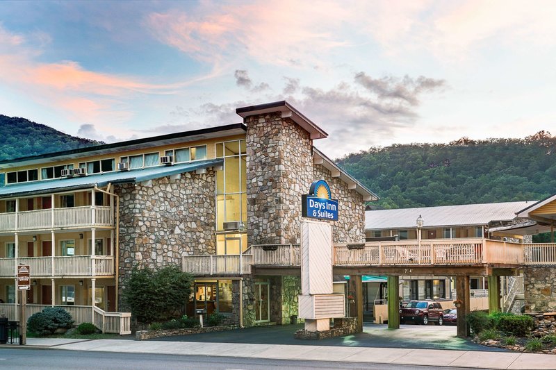days inn and suites by wyndham downtown gatlinburg parkway