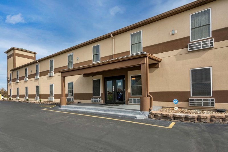 Econo Lodge & Suites Granite City,Illinois>>Granite City,2 star