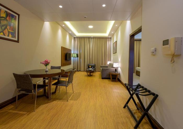 down town plaza hotel apartments