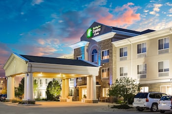 holiday inn express and suites bellevue by ihg