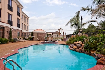 holiday inn express and suites fairfield north