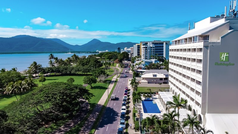 holiday inn cairns harbourside an ihg hotel