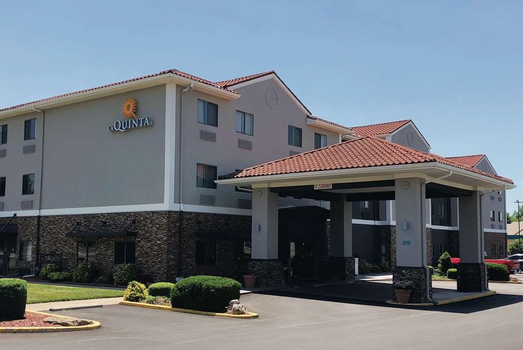 La Quinta Inn & Suites By Wyndham Elizabethtown,Fort Knox>>Elizabethtown,2.5 star