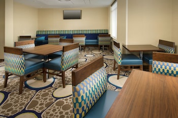 holiday inn el paso airport by ihg