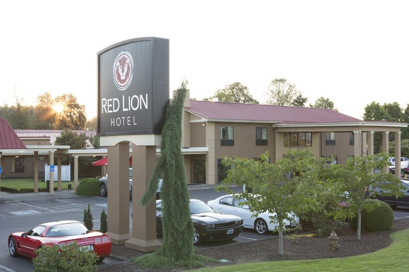 red lion hotel portland airport