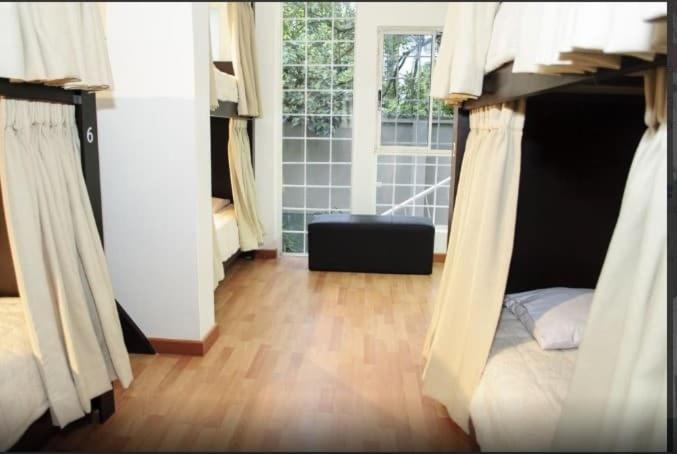 hostal lleras calle 8 hostel