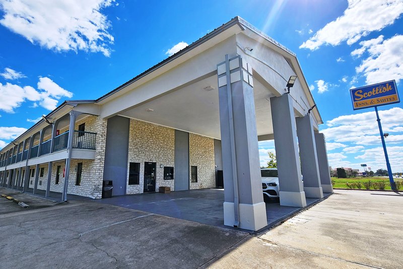 Scottish Inn & Suites