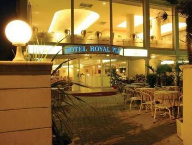 hotel royal plaza