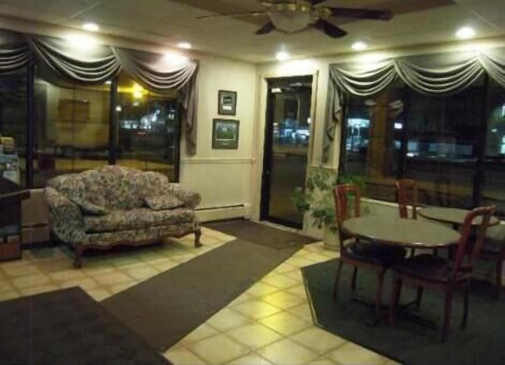 colonie inn and suites