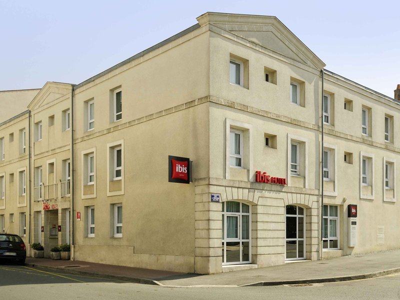 Ibis Rochefort,Bordeaux>>Aujac,3 star