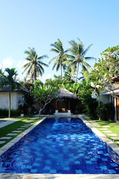 villa bau nyale