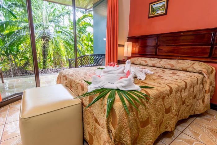 Ara Ambigua Lodge,La Virgen>>Heredia,2.5 star