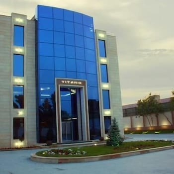 titanik hotel baku