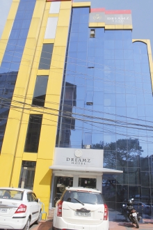 Dreamz Hotel,Thampanoor>>Thiruvananthapuram,2 star