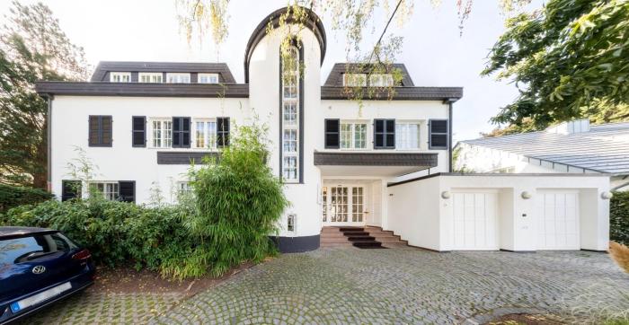 hotel villa im park
