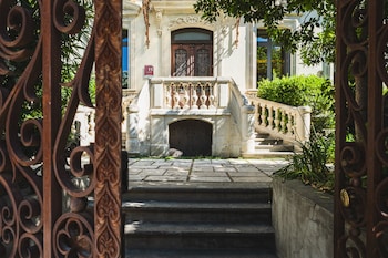 lhotel particulier beziers adults only