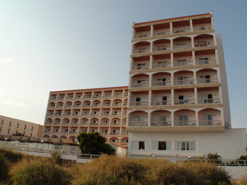 universal hotel romantica
