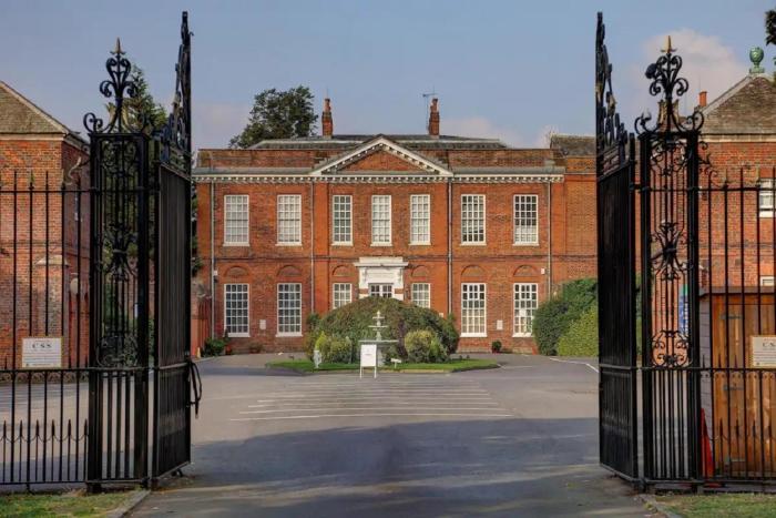 Sk Baylis House Hotel,Egham>>Berkshire,2.5 star