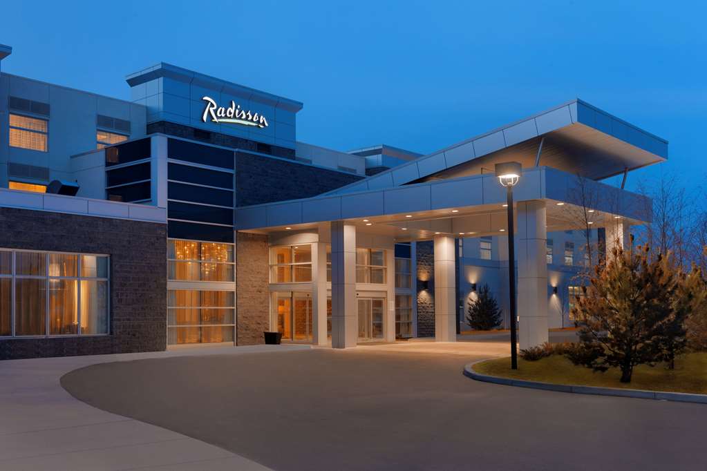 radisson hotel and conference centre calgary airport