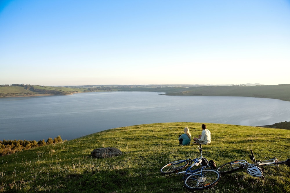 Lakes And Craters Holiday Park,Port Campbell>>Camperdown,2 star