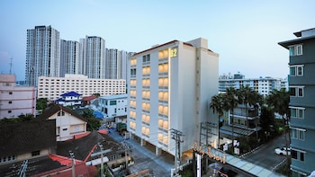 b2 huai khwang boutique and budget hotel