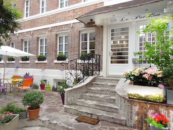 hotel le pavillon