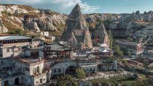 panoramic cave hotel