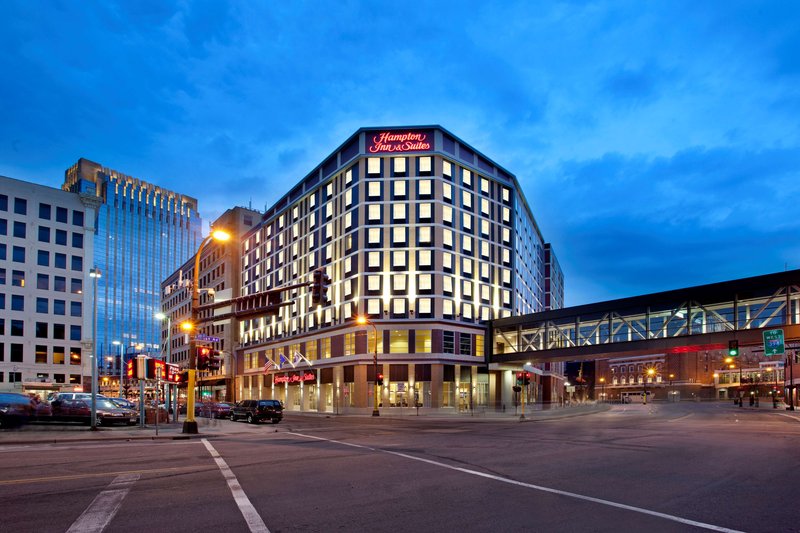 hampton inn and suites minneapolis downtown